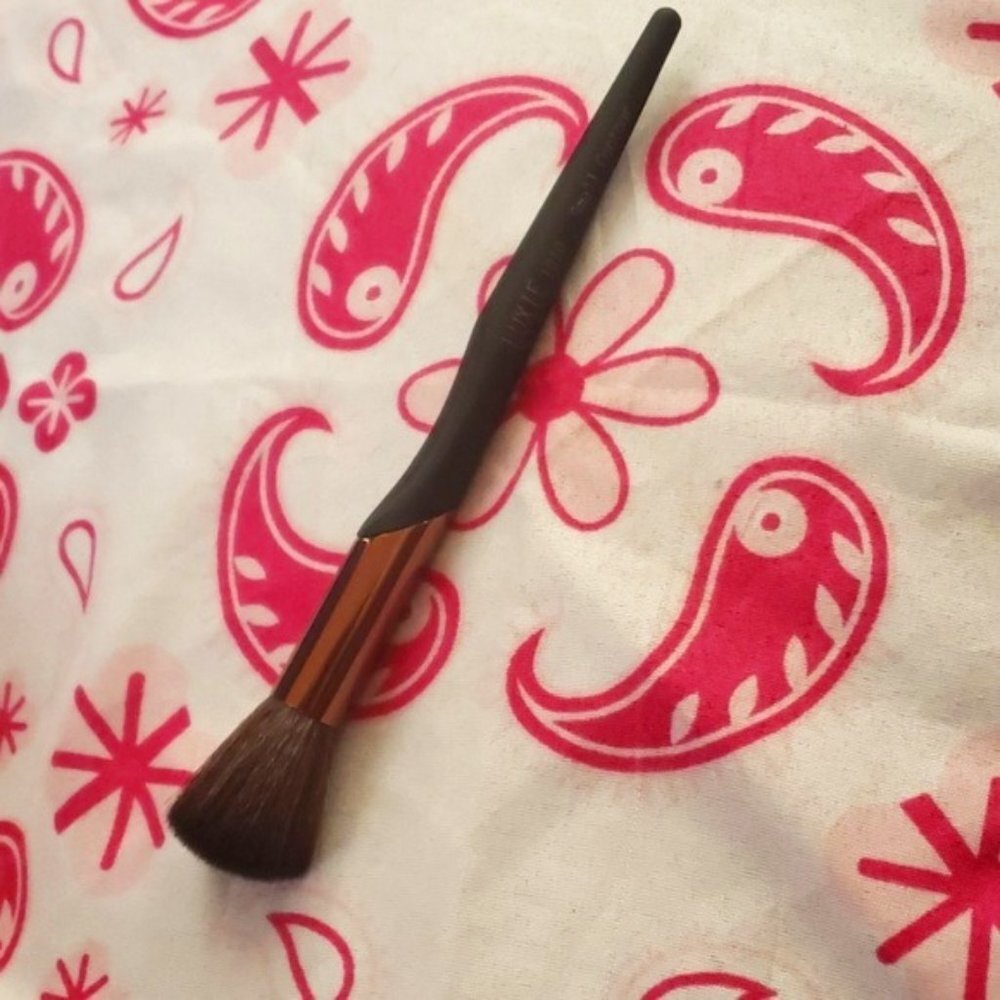 Luxie 1010 contour brush